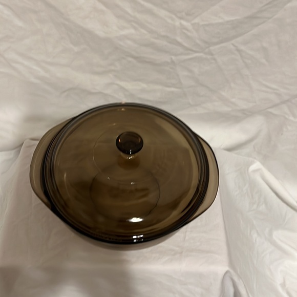 Brown Pyrex baking dish - Picture 2 of 5